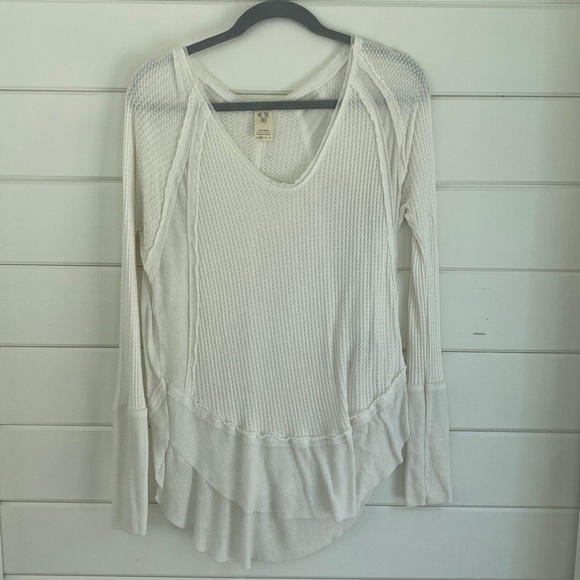 Free People | White Thermal Lightweight Long Sleeve | Size XS | Great Condition - Picture 2 of 5